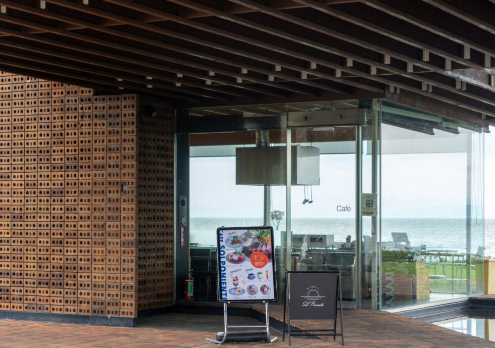 海と夕陽のカフェ ソル・ポニエンテ4