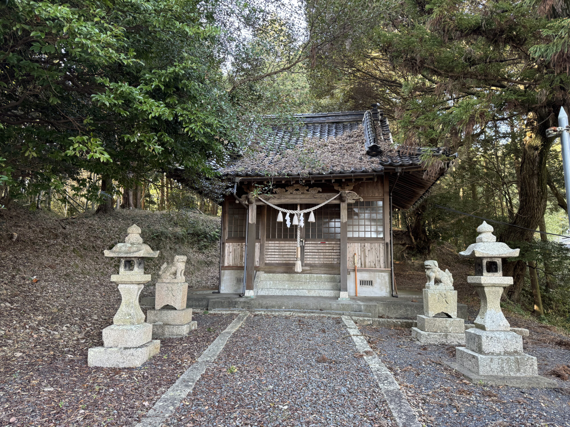 烏帽子岩神社 | さんようおのだ観光ナビ